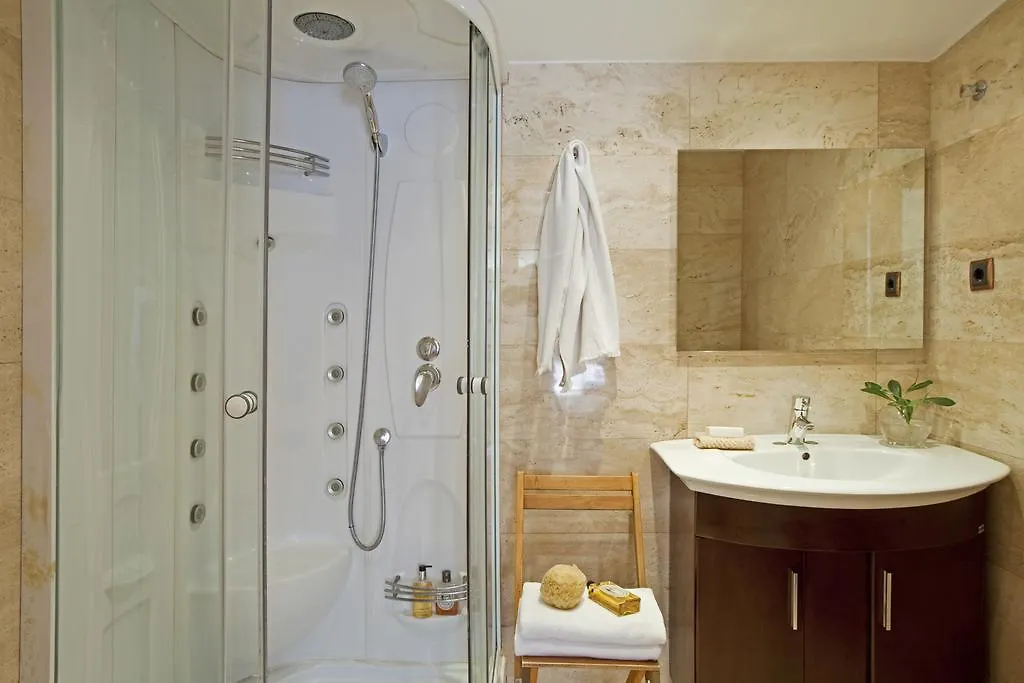 Ainb Las Ramblas-Colon Apartments Barcelona 0*,
