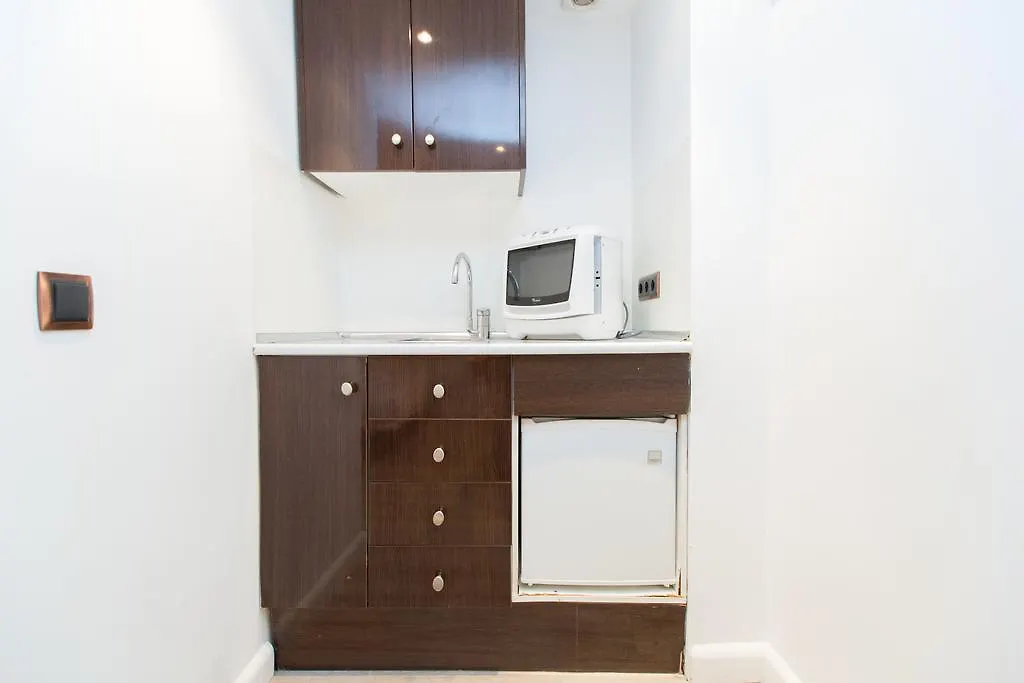 Ainb Las Ramblas-Colon Apartments Barcelona 0*,  Spain