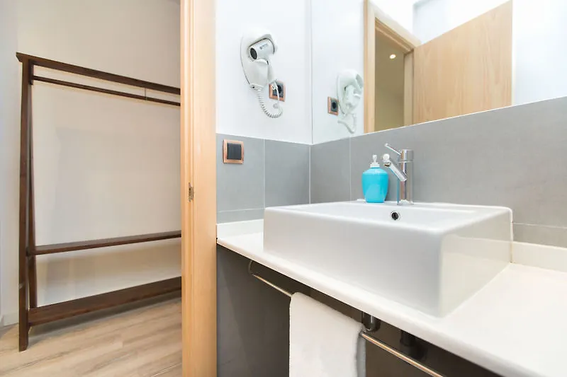Ainb Las Ramblas-Colon Apartments Barcelona