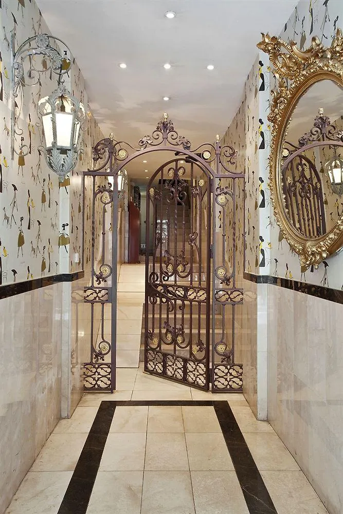 Ainb Las Ramblas-Colon Apartments Barcelona