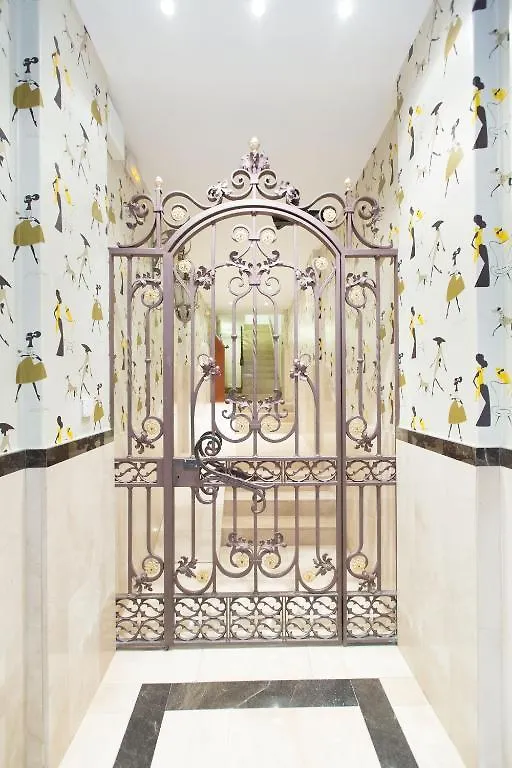Ainb Las Ramblas-Colon Apartments Barcelona