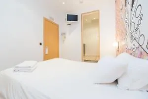 Ainb Las Ramblas-Colon Apartments Barcelona 0*,
